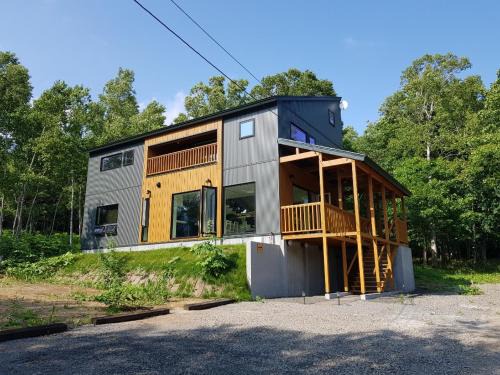 Rusutsu House | Cloud9 Resort: Family-Friendly Retreat Near the Beach