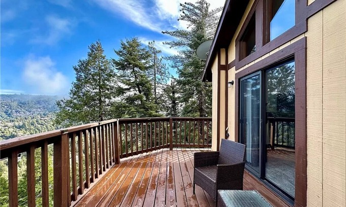 Crestline House | Tranquil Cloud9 Retreat with Lake Gregory Views & Spa