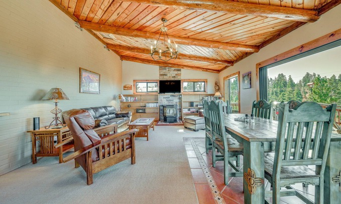 Cloudcroft Cabin | Scenic Cloudcroft Cabin with Spa and Pet-Friendly Amenities