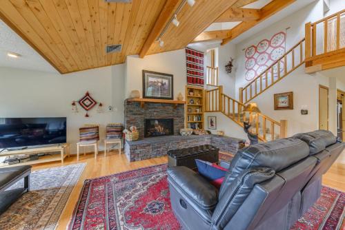 Cloudcroft House | Inviting Cloudcroft Mtn Home Near Golf Course & Family Amenities