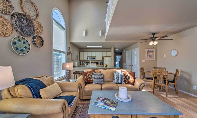 Cloudcroft House | Cozy Cloudcroft Townhome with Deck Near Burro Avenue