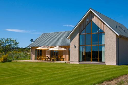 Inverurie House | Discover Clovenstone Lodges: 4-Star Retreat with Hot Tub