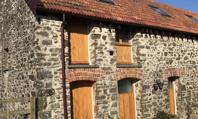 South Molton Cottage | Relax at Clover Cottage: Family-Friendly & Pet Friendly Stay
