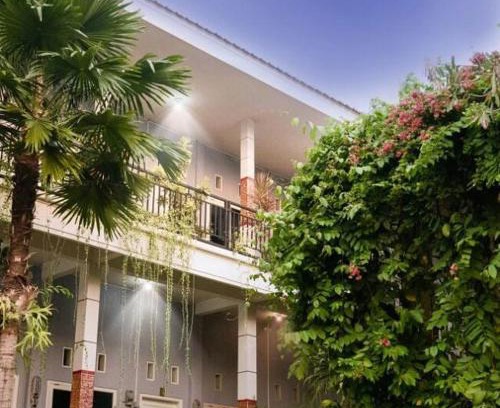 Probolinggo House | Budget-Friendly Clover Homestay with Family Amenities