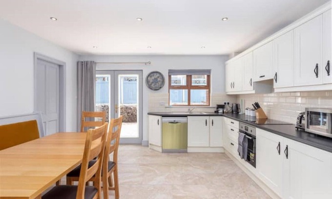 Dingle House | Family-Friendly Clover House Dingle: Your Ideal Holiday Home