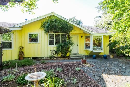 Cloverdale House | Discover Cloverdale Creekside Retreat with Pool & Pet Options