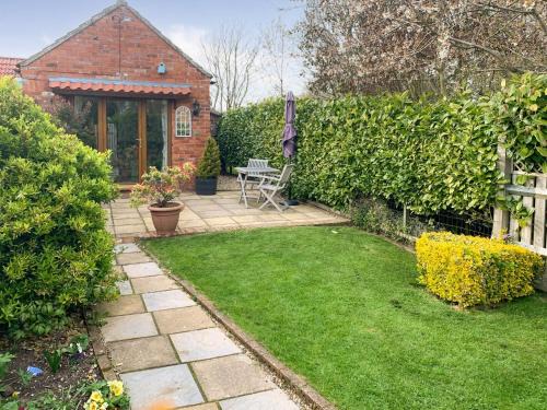 Saltfleet House | Pet-Friendly Cloverleaf: Family Welcomes & Great Reviews