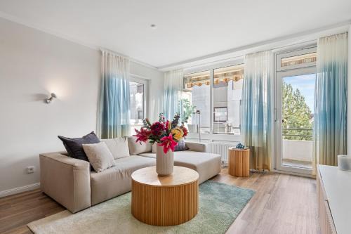 Groemitz Apartment | CLS Strand City-Wohnung im Zentrum von Grömitz mit Balkon und Parkplatz, alles in 5 Minuten erreichbar Restaurants, Bäckerei Junge, Strand, Frisör, Massage, ideale Anbindung Schön Klinik Neustadt