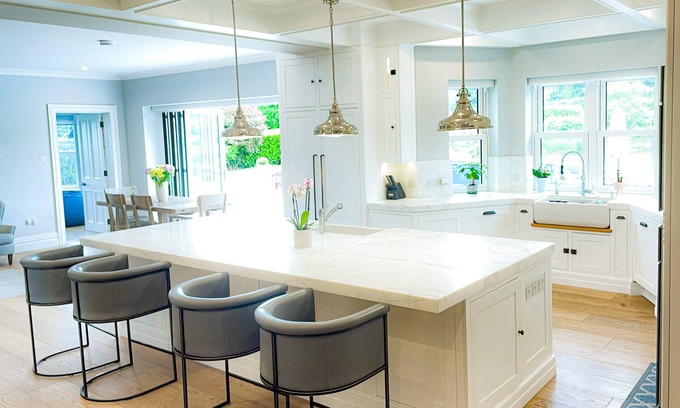 Castletown House | Discover Cluain Ard Holiday Home with Spa & Family Amenities