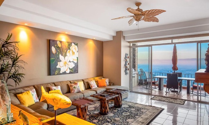 Playas de Rosarito Apartment | Beachfront Club Marena Condo 501 with Pool & Hot Tub