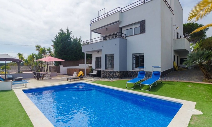 El Farell Villa | Club Villamar: Inviting Villa with Private Pool Near Barcelona