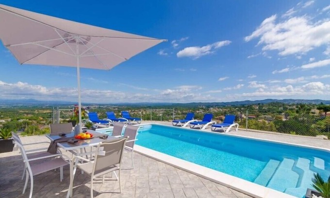 Mont Barbat Villa | Modern Minimalist Villa with Private Pool & Scenic Views