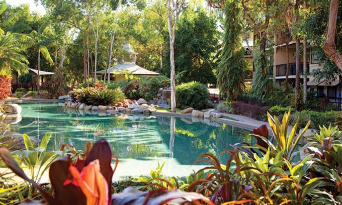 White Rock Hotel | Discover Club Wyndham Cairns: Pool, Breakfast & Kitchen!