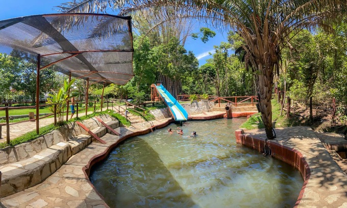 Aguas Lindas de Goias Hotel | Relax at Clube Pousada Chácara da Isabel with Pool & Spa