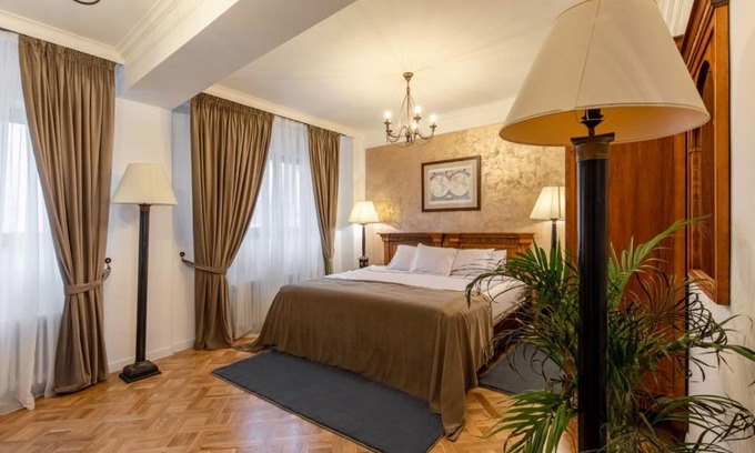 Kiseleff Hotel | Discover Clucerului Arc De Triomphe: Family-Friendly Hotel