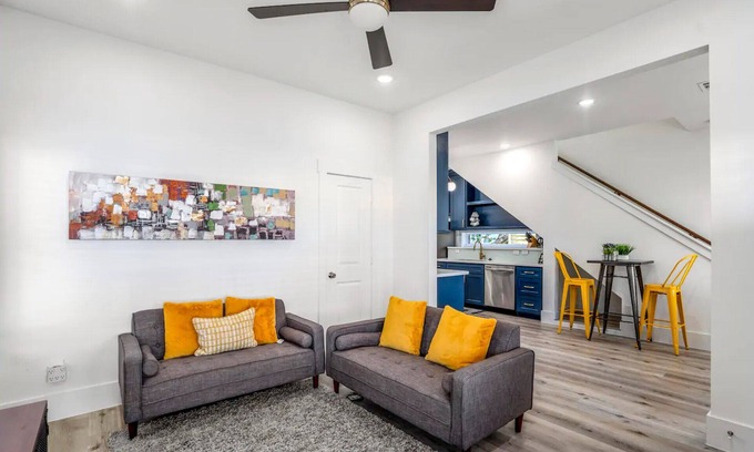 Greater East End House | Experience Clutch City Super-Luxe in East Downtown Today