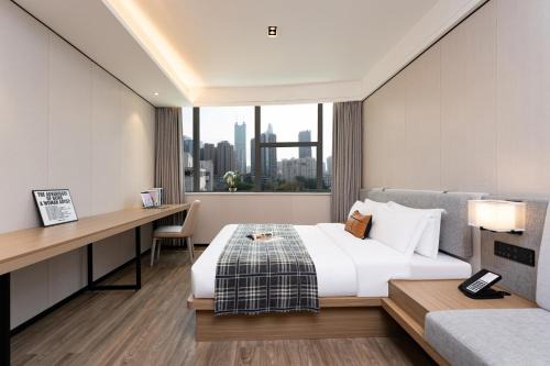 Dongmen Hotel | Explore CM Serviced Apartment Shenzhen Dongmen - 4-Star Stay