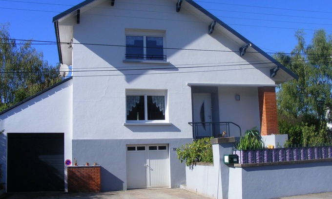 Saint-Etienne-les-Remiremont Villa | Pet-Friendly Villa with Pool and Lake View – Rated 8.8