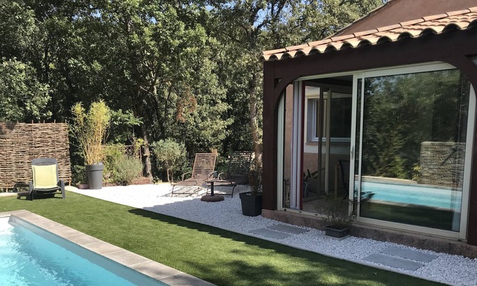 Sainte-Anastasie-sur-Issole Bed & Breakfast | Relaxing Countryside Suite with Private Spa & Pool Access