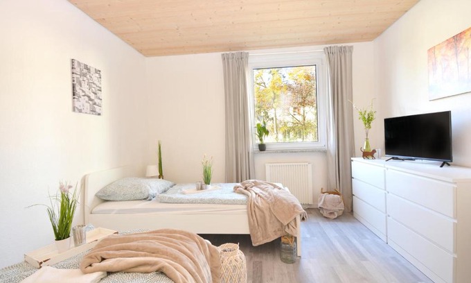 Coburg Apartment | Cozy HI Apartment in Coburg with Well-Equipped Kitchen