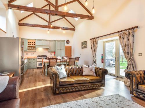 Welby House | Welcome to Coach House: Pet-Friendly Retreat with Hot Tub
