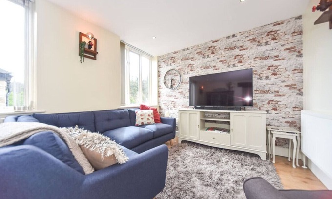 Matlock Bath Cottage | Contemporary Coach House Mews in Popular Matlock Bath