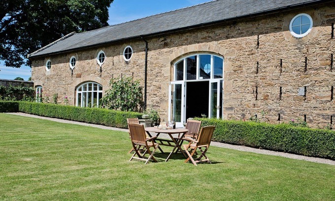 Nercwys House | Spacious Coach House Wrexham - Family & Pet Friendly Retreat