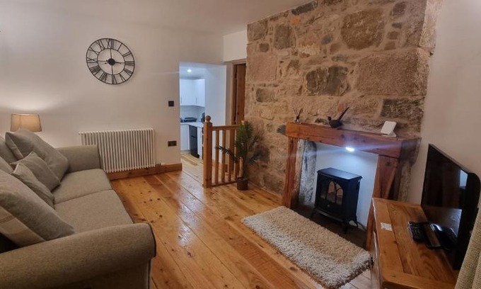 Aberlour Apartment | Exceptional Coal Office Aberlour: Guest Rated 9/10