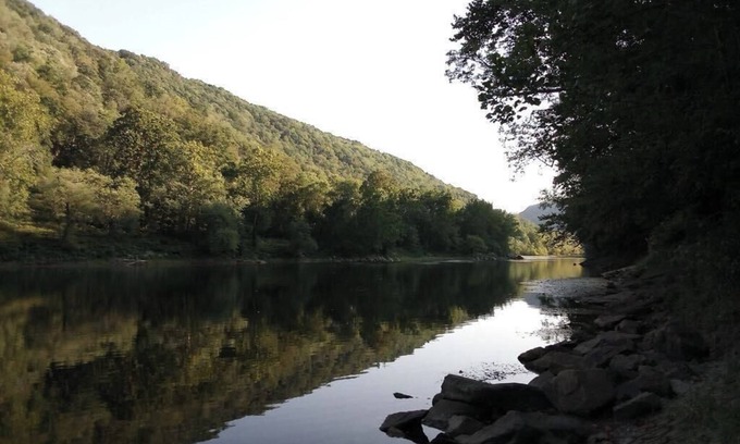 Town of New Haven House | Explore Coal Run: Family-Friendly Retreat Near New River Park