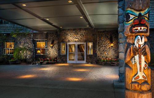 Anchorage Hotel | Cozy Coast Inn at Lake Hood: Family-Friendly Retreat