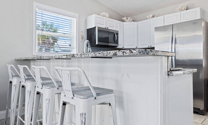 Ozona Condo | Family-Friendly Beach Condo Near Downtown Palm Harbor