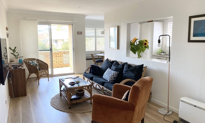 Queenscliff Apartment | Sunny Coastal Escape: Steps to Beach & Freshwater Village