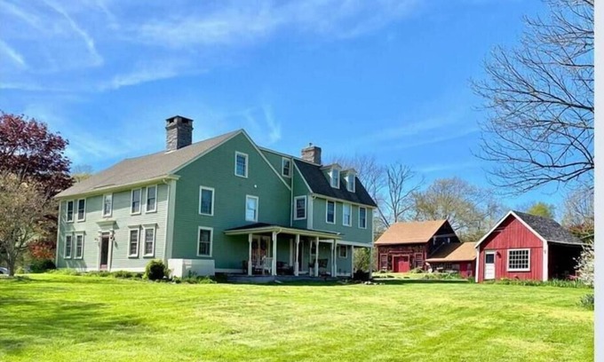 North Stonington House | Coastal Antique Farmhouse: Perfect for Families and Pets