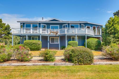 Bandon House | Inviting Coastal Bandon Rental Steps from the Beach