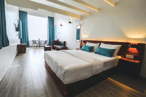 Kampung Kerta Pulas House | Oceanfront Coastal Bay Staycation with Amazing Amenities