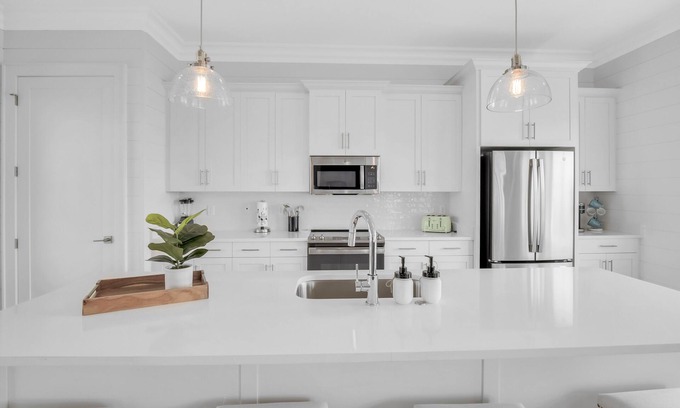 Gulf Shores Cottage | Beachfront Cottage Steps from Gorgeous White Sand Beaches