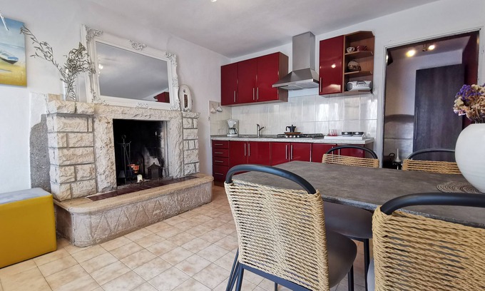 Brovinje House | Seaside Retreat with Oceanview and Beach Access, Rated 9.4