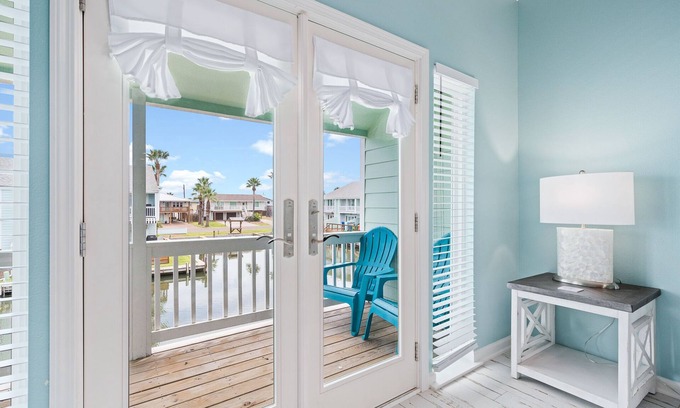 Key Allegro Condo | Coastal Bliss: Private Boat Slip & Pool Access Awaits!