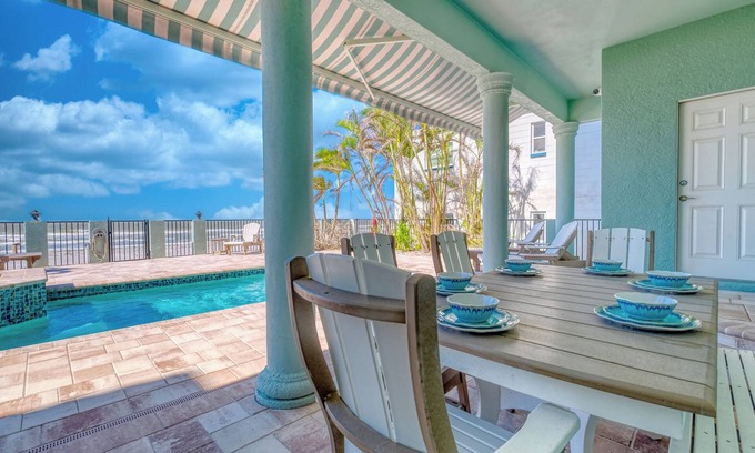 Indian Rocks Beach House | Coastal Breeze: Direct Gulf Front Beach House with Pool
