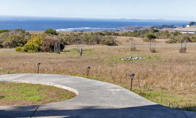 Sereno del Mar House | Relaxing Coastal Breeze with Great Views and Family Amenities