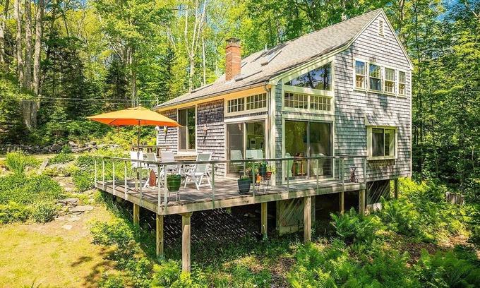 Cushing Cabin | Coastal cabin in the trees