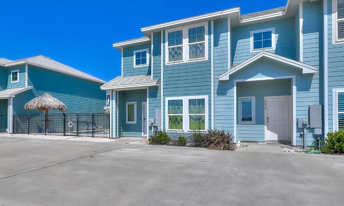Corpus Christi House | Relax at Coastal Calm: Family-Friendly with Pool Access