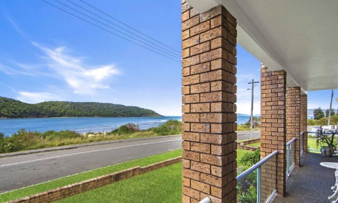 Ettalong Beach House | Relaxing Retreat at Coastal Charm Ettalong Beach