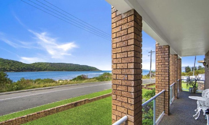 Ettalong Beach House | Relax at Coastal Charm: Family-Friendly Ettalong Beach