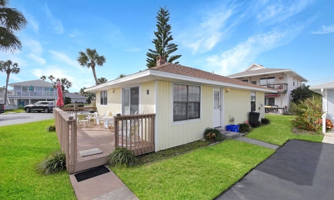 St. Augustine Beach Cottage | Pet-Friendly Key West Cottage with Oceanfront Views