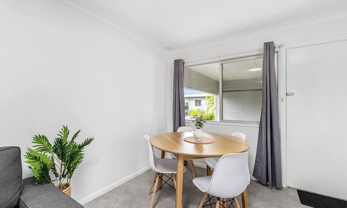 Crescent Head Apartment | Coastal Chic Retreat Steps from the Beach for Families