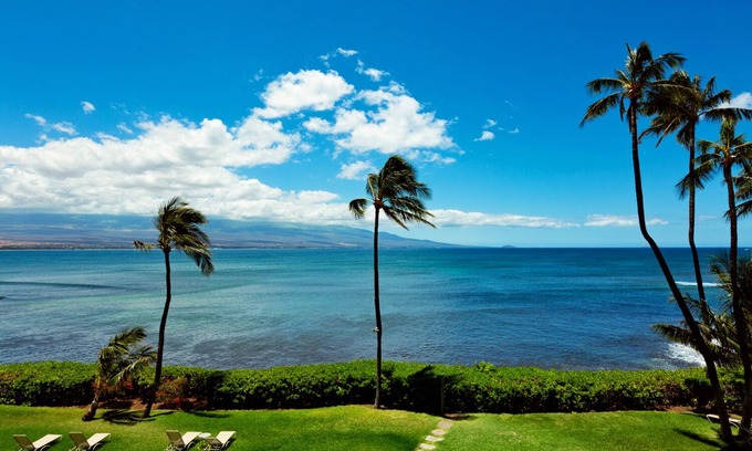 Maalaea Condo | Coastal Escape: Oceanfront Bliss with Pool and Spa