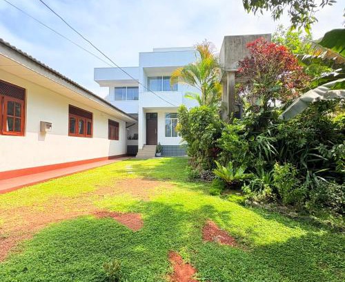 Nalagasdeniya House | Coastal Cloud: Family-Friendly Retreat with Perfect Score