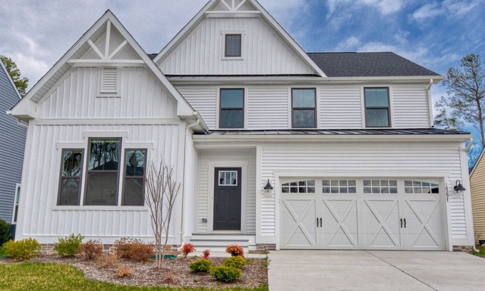 Lewes House | Beautiful Coastal Club: 5BR Lewes Beach House with Pool