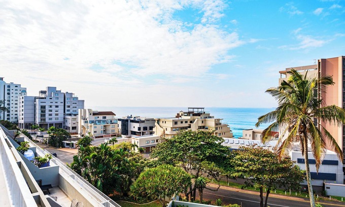 Umhlanga Apartment | Coastal Comfort in Umhlanga Rocks — Large 3BR Steps from the Beach